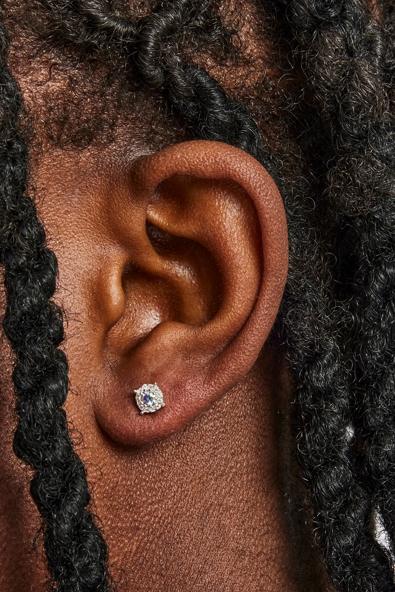 Moissanit Hellblau Cluster Ohrstecker - 5,5mm